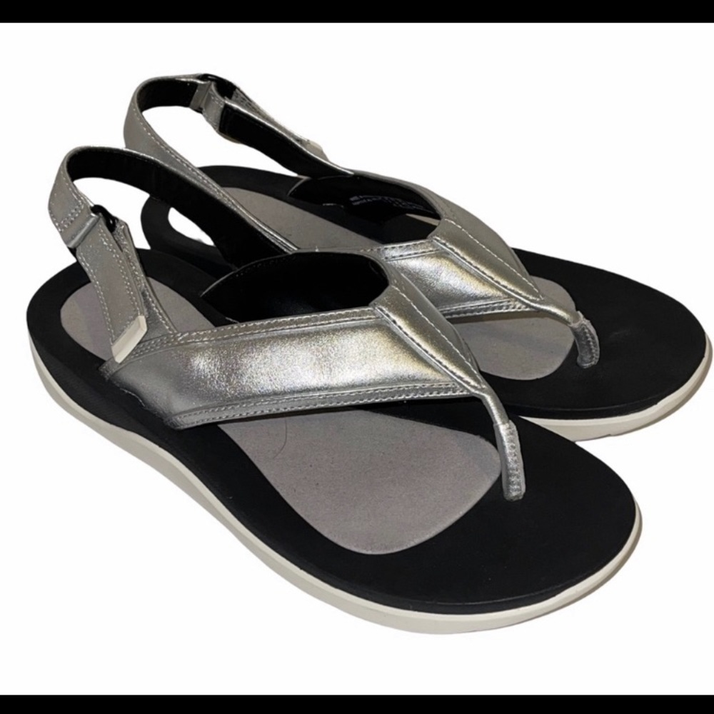 Clacks sandals with adjustable back
